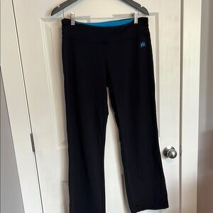 Kyodan Black Leggings with Blue Accent